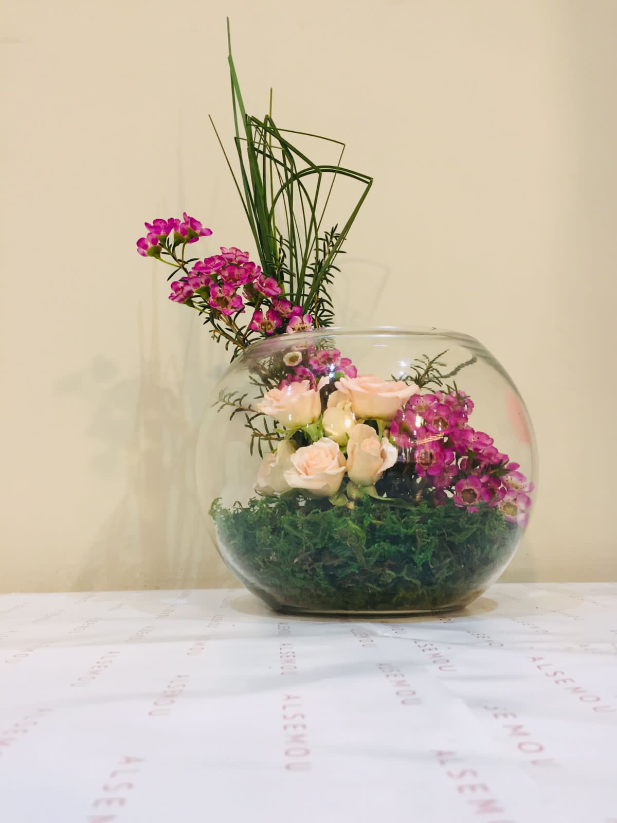 فازة ورد شفافة