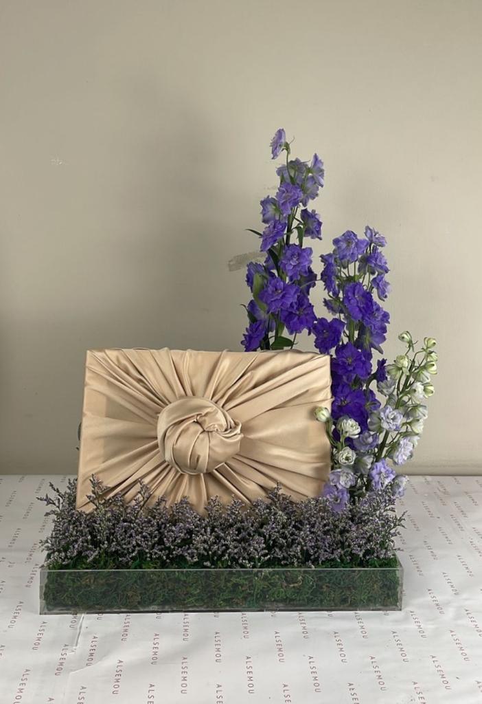 Birthday gift wrapping with box