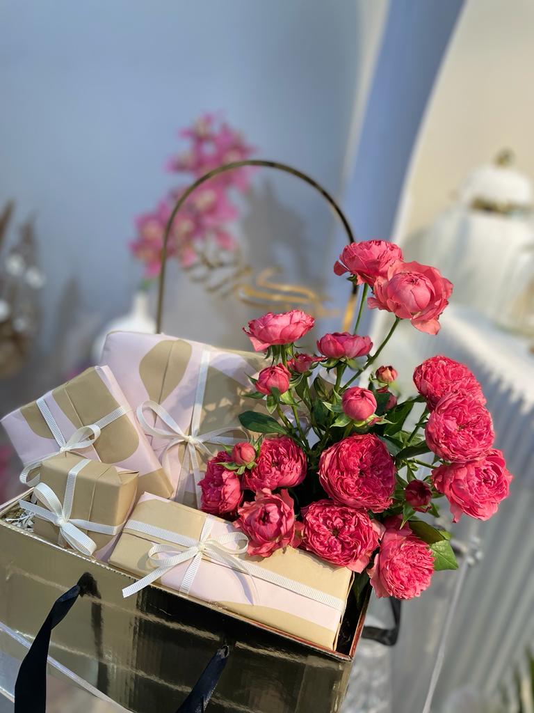 تزيين باستخدام الزهور