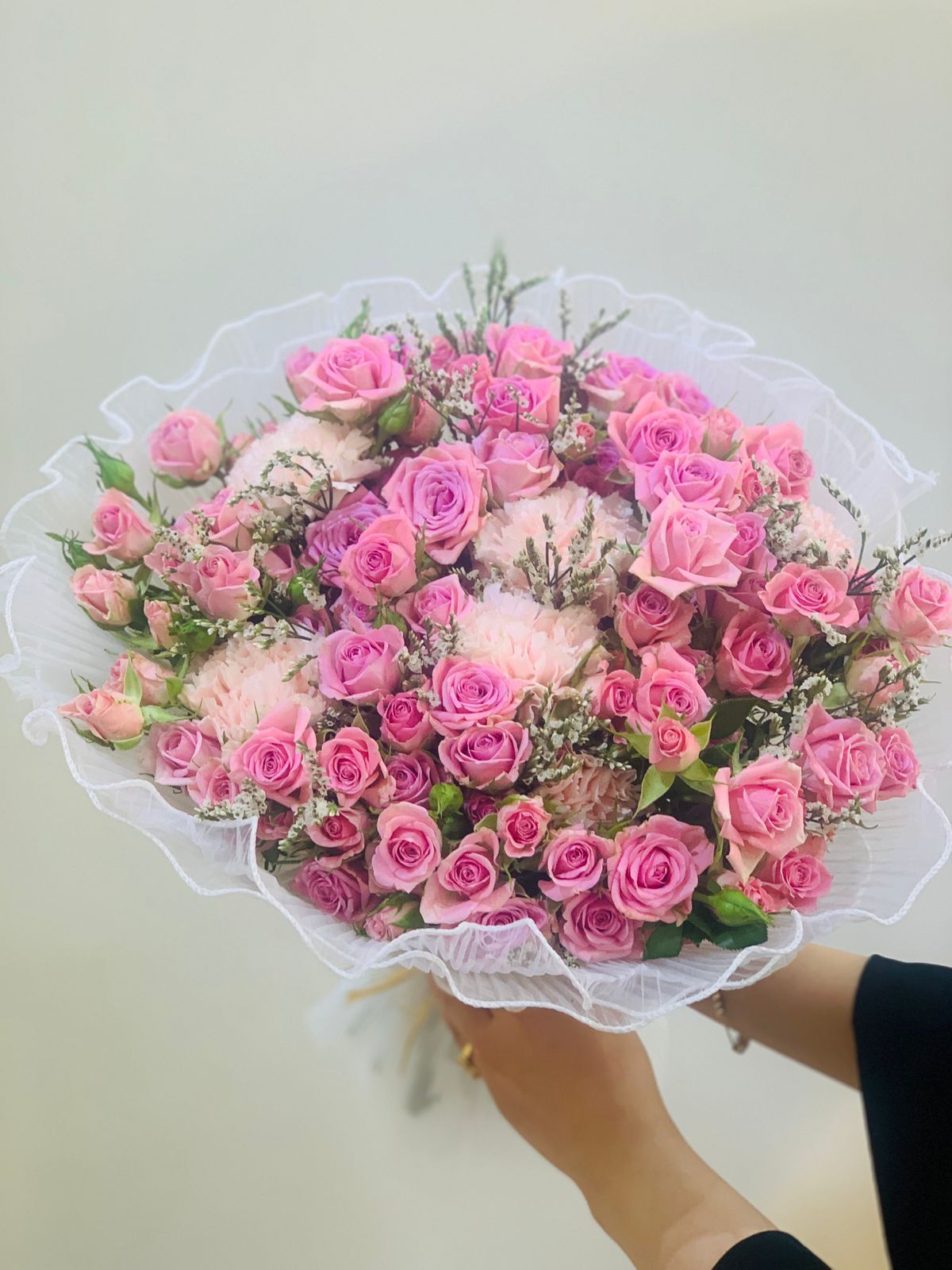 Pink roses bouquet