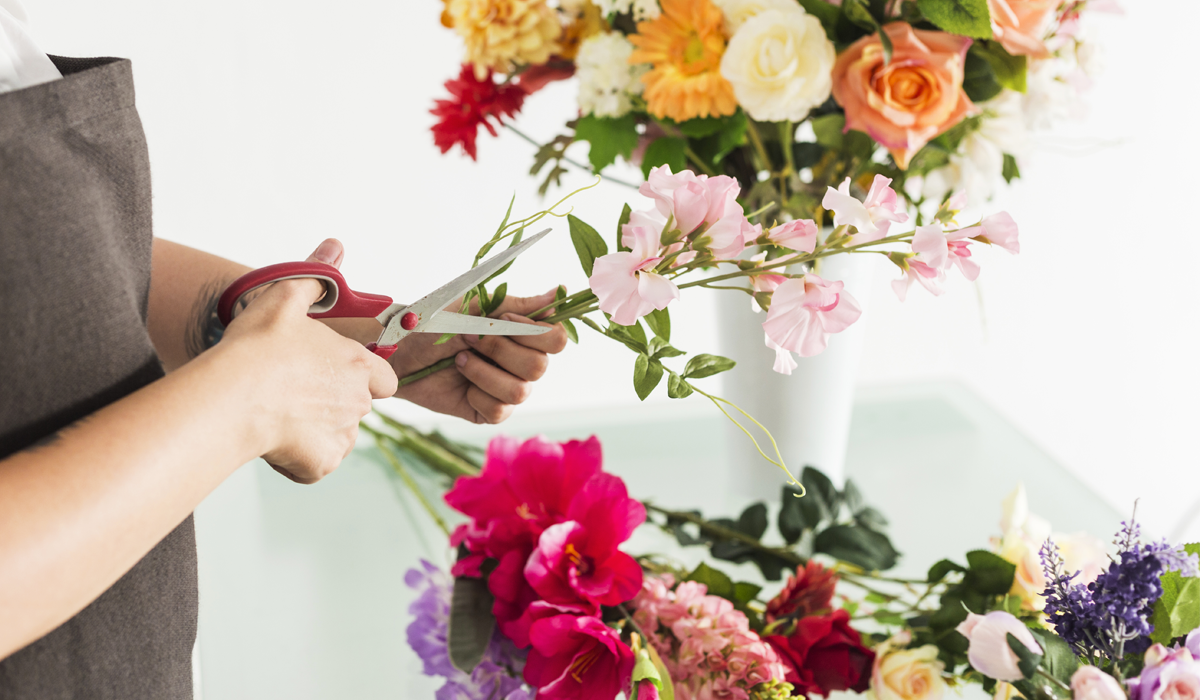 تنسيق الأزهار حسب الطلب | لمسةُ فنيَّةُ يُترجِمُها متجرنا