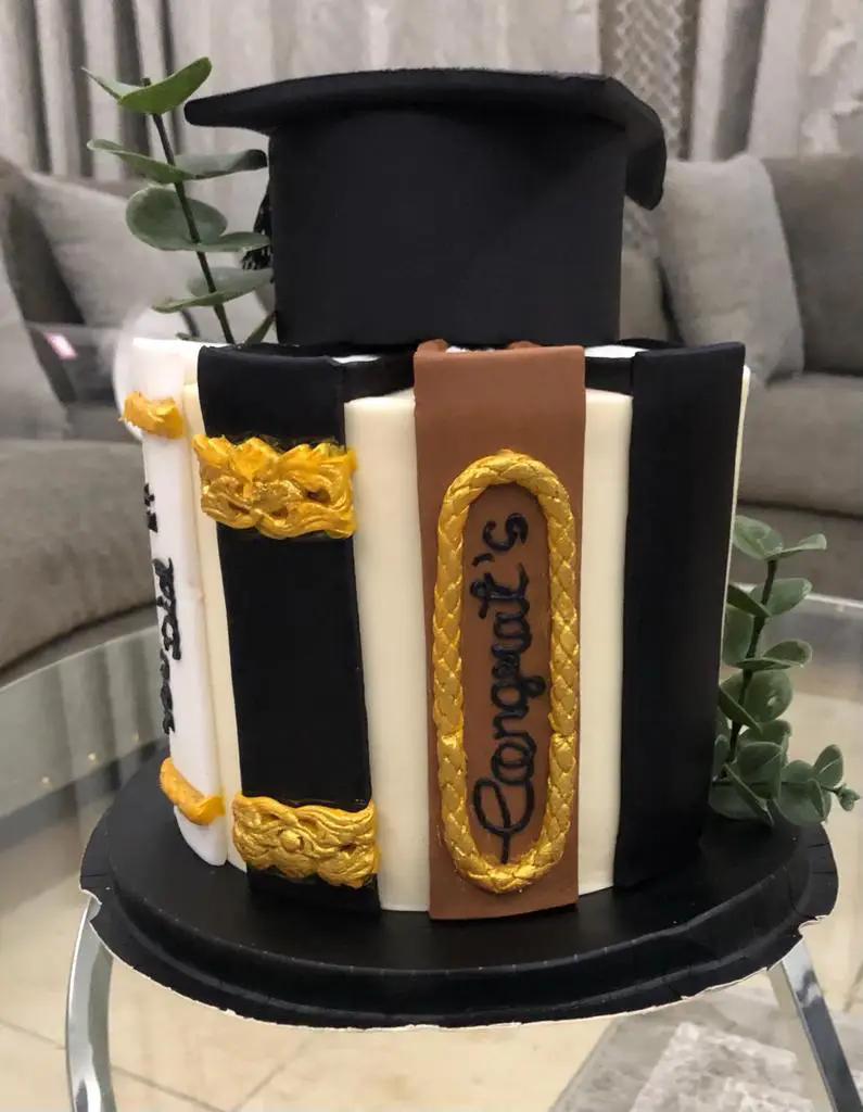 كعكة التخرج أجمل تشكيلة هدايا تخرج للبنات